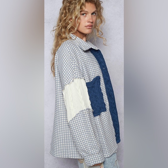 POL long sleeve roomy fit shacket, textured, outseam detailing  Size: Multi - Picture 5 of 5
